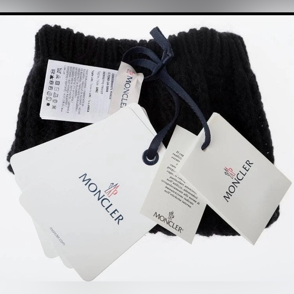 MONCLER BLACK CABLE KNIT CRYSTALS EMBROIDER LOGO PATCH BEANIE HAT NEW WITH TAGS - Picture 4 of 6
